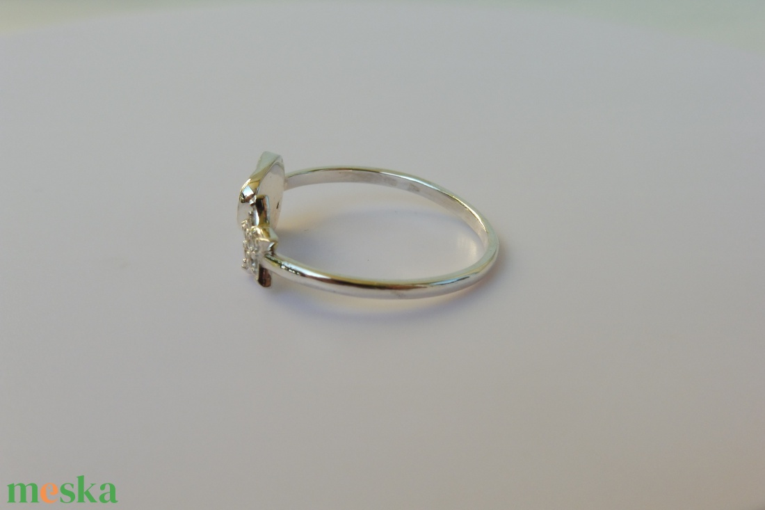 kék turmalinos, cirkóniás nyitott ezüstgyűrű - ékszer - gyűrű - gyöngyös gyűrű - Meska.hu