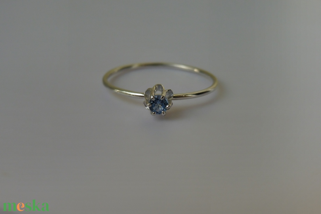 ezüst szolitergyűrű kék topázzal - ékszer - gyűrű - szoliter gyűrű - Meska.hu