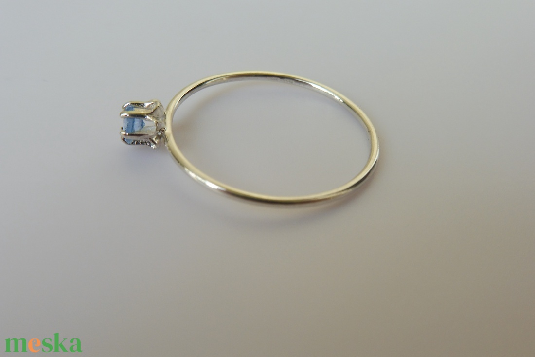 ezüst szolitergyűrű kék topázzal - ékszer - gyűrű - szoliter gyűrű - Meska.hu