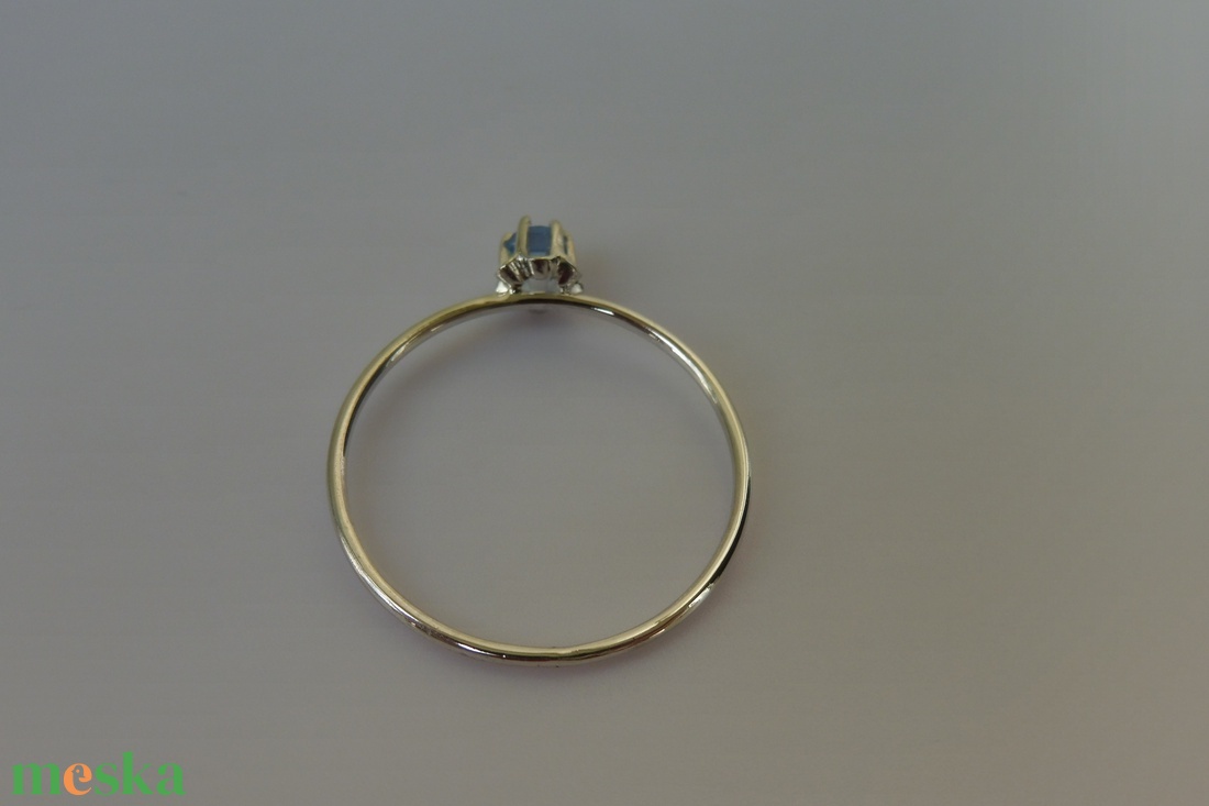 ezüst szolitergyűrű kék topázzal - ékszer - gyűrű - szoliter gyűrű - Meska.hu