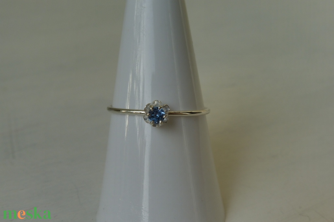 ezüst szolitergyűrű kék topázzal - ékszer - gyűrű - szoliter gyűrű - Meska.hu