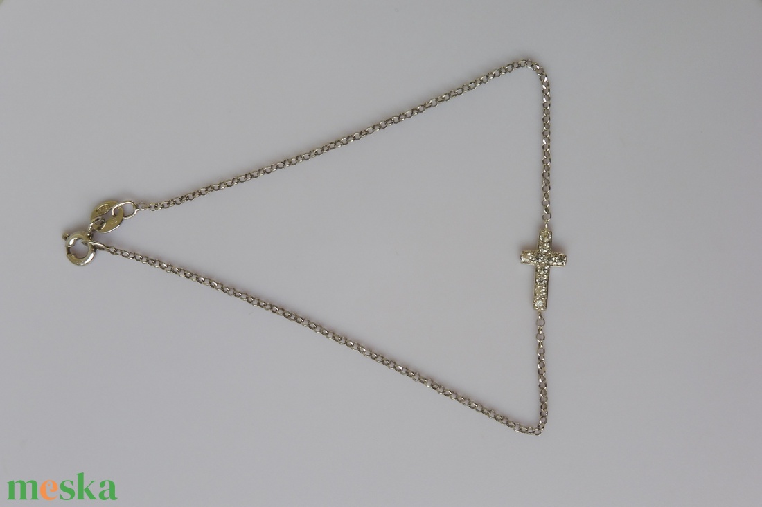 ezüst karkötő köves kereszttel - ékszer - karkötő - karkötő medállal - Meska.hu