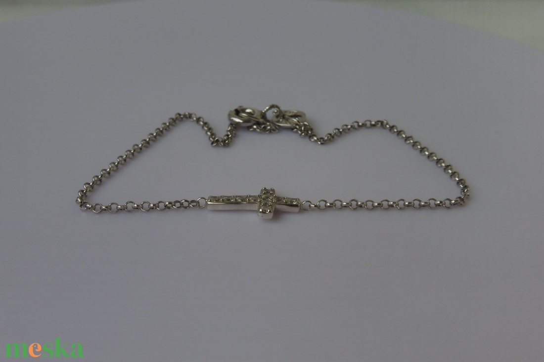 ezüst karkötő köves kereszttel - ékszer - karkötő - karkötő medállal - Meska.hu