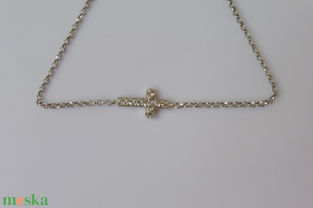 ezüst karkötő köves kereszttel - ékszer - karkötő - karkötő medállal - Meska.hu