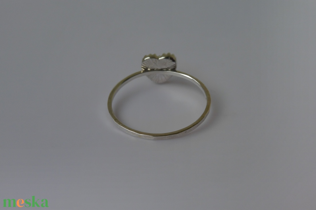 ezüst napsugaras szív gyűrű - ékszer - gyűrű - vékony gyűrű - Meska.hu