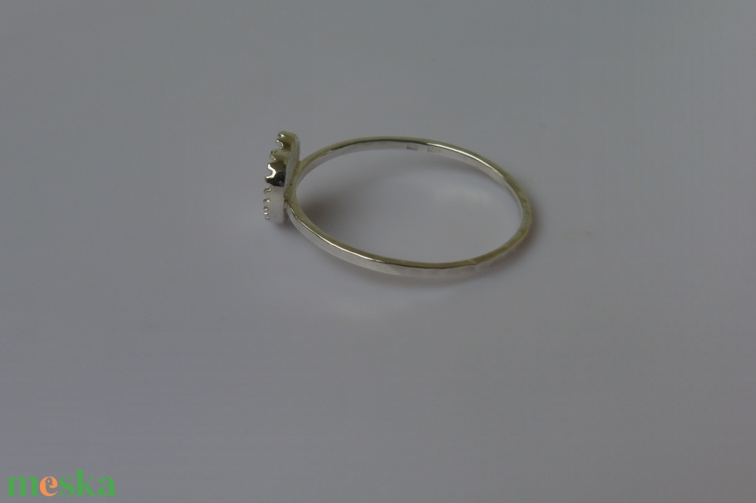 ezüst napsugaras szív gyűrű - ékszer - gyűrű - vékony gyűrű - Meska.hu