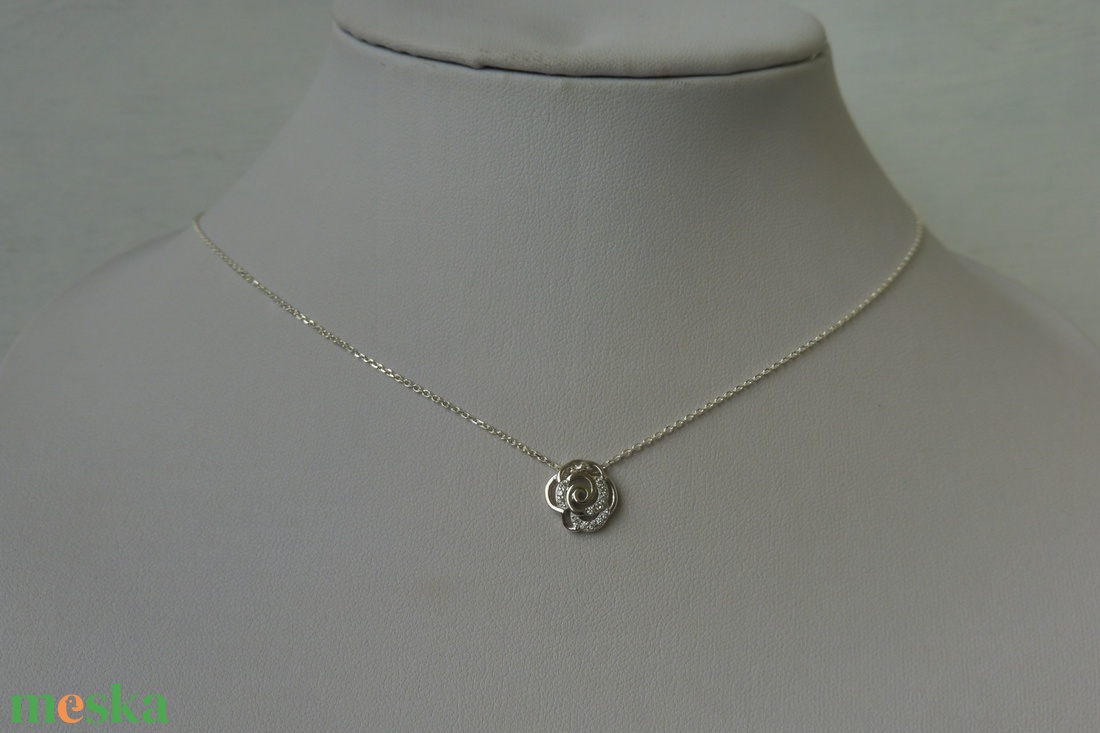 ezüst nyaklánc köves rózsával - ékszer - nyaklánc - medálos nyaklánc - Meska.hu