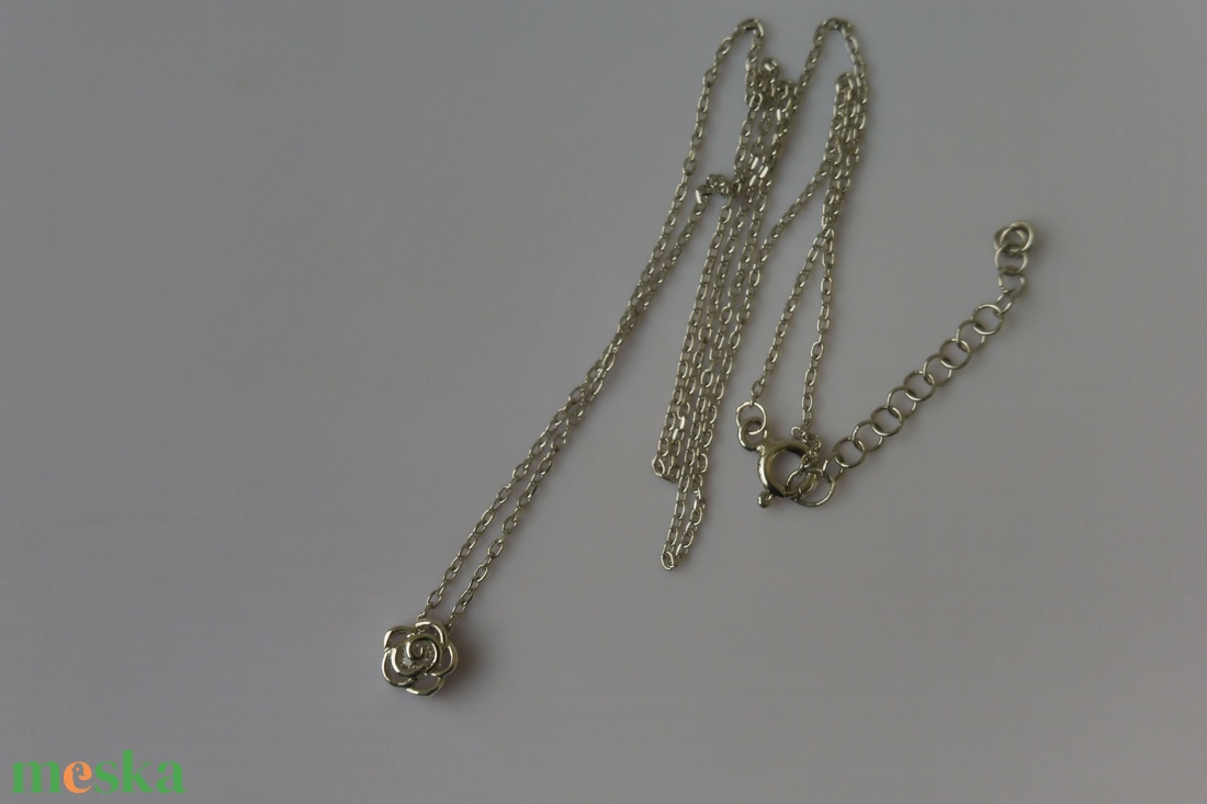 ezüst nyaklánc áttört, köves rózsával - ékszer - nyaklánc - medálos nyaklánc - Meska.hu