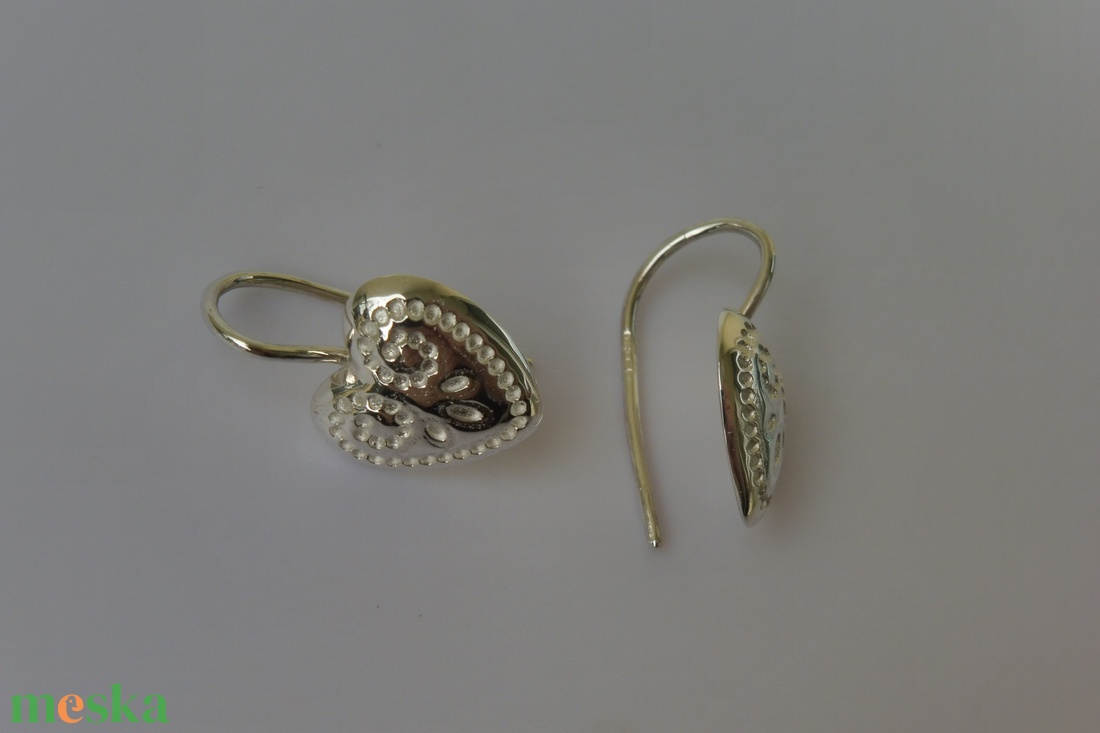 mintás szíves ezüst fülbevaló - ékszer - fülbevaló - lógó fülbevaló - Meska.hu