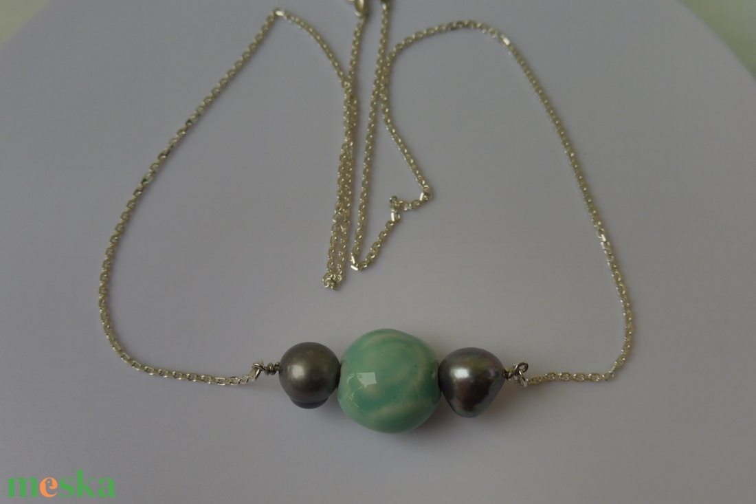 ezüst nyaklánc kerámia rózsával és gyönggyel - ékszer - nyaklánc - medálos nyaklánc - Meska.hu