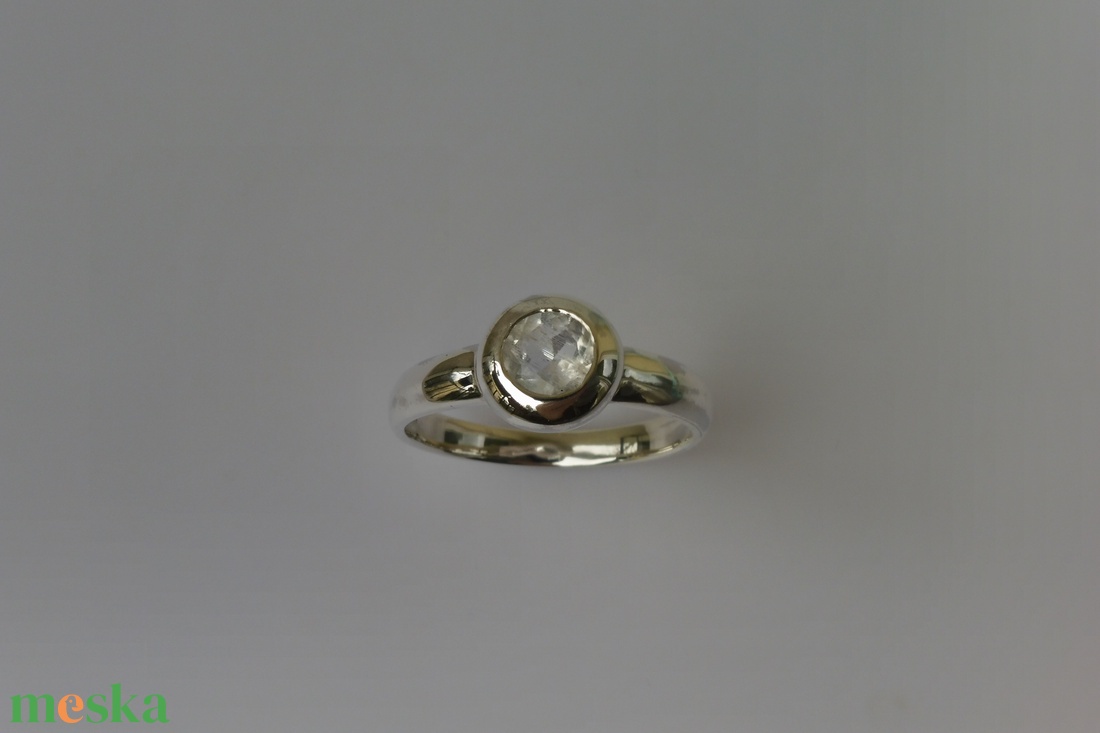 buttonos ezüstgyűrű holdkővel - ékszer - gyűrű - statement gyűrű - Meska.hu
