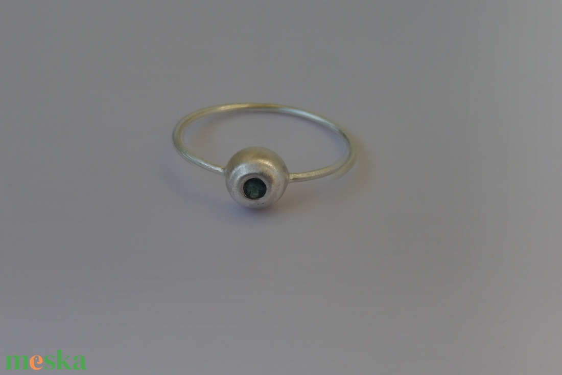 kék zafíros buttonos ezüstgyűrű - ékszer - gyűrű - vékony gyűrű - Meska.hu