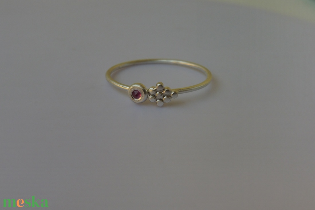 rubinos golyómintás ezüstgyűrű  - ékszer - gyűrű - szoliter gyűrű - Meska.hu