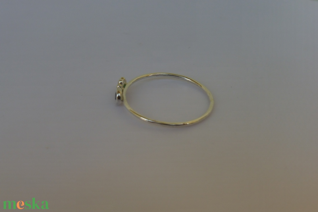 ezüstgyűrű smaragddal és zafírral - ékszer - gyűrű - szoliter gyűrű - Meska.hu