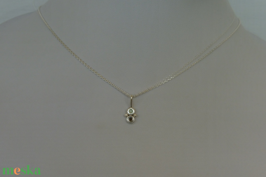 ezüstmedál zöld turmalinokkal - ékszer - nyaklánc - medál - Meska.hu