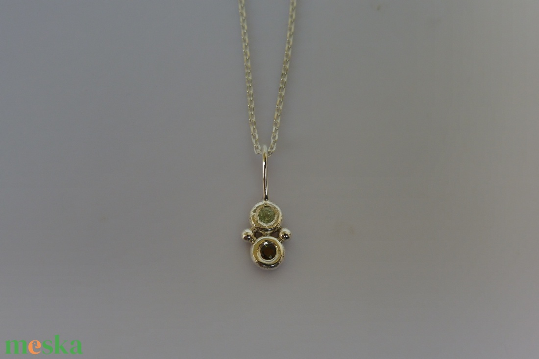 ezüstmedál zöld turmalinokkal - ékszer - nyaklánc - medál - Meska.hu