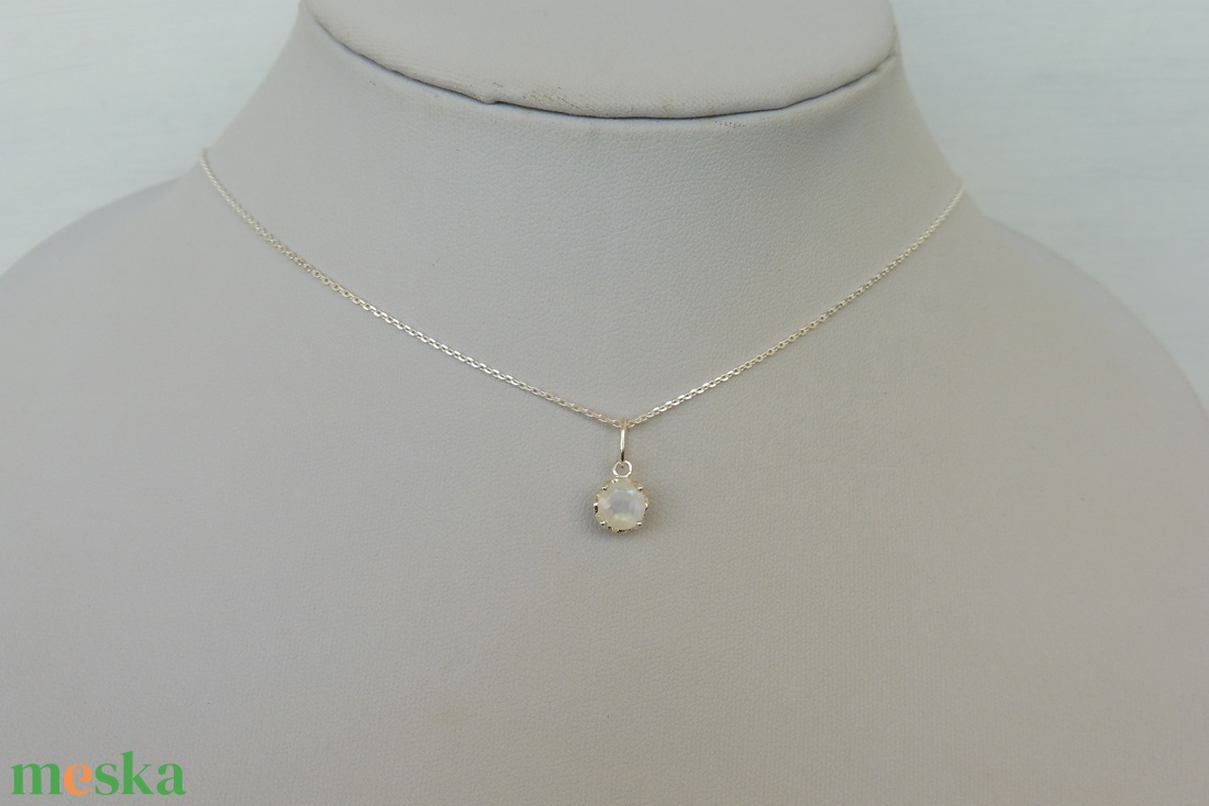 ezüstmedál labradorittal és fekete cirkóniákkal - ékszer - nyaklánc - medál - Meska.hu