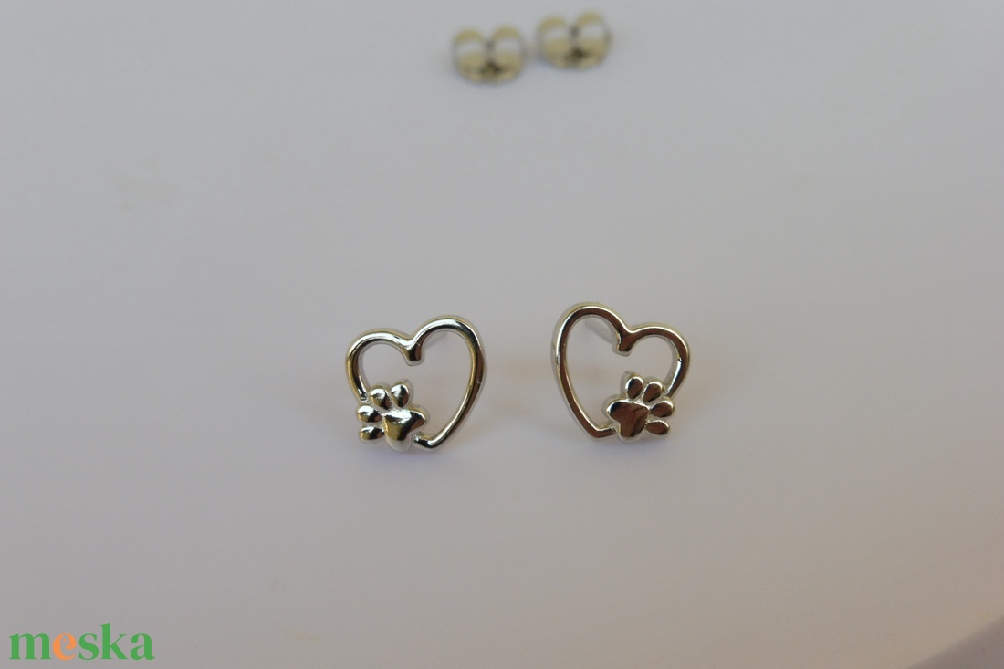 szív tappancs fülbevaló ezüstből - ékszer - fülbevaló - pötty fülbevaló - Meska.hu