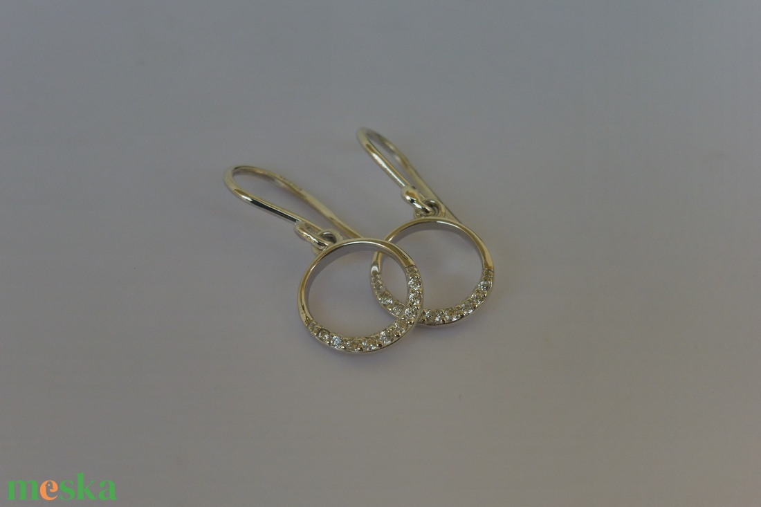 köves karikás ezüst fülbevaló - ékszer - fülbevaló - lógó fülbevaló - Meska.hu