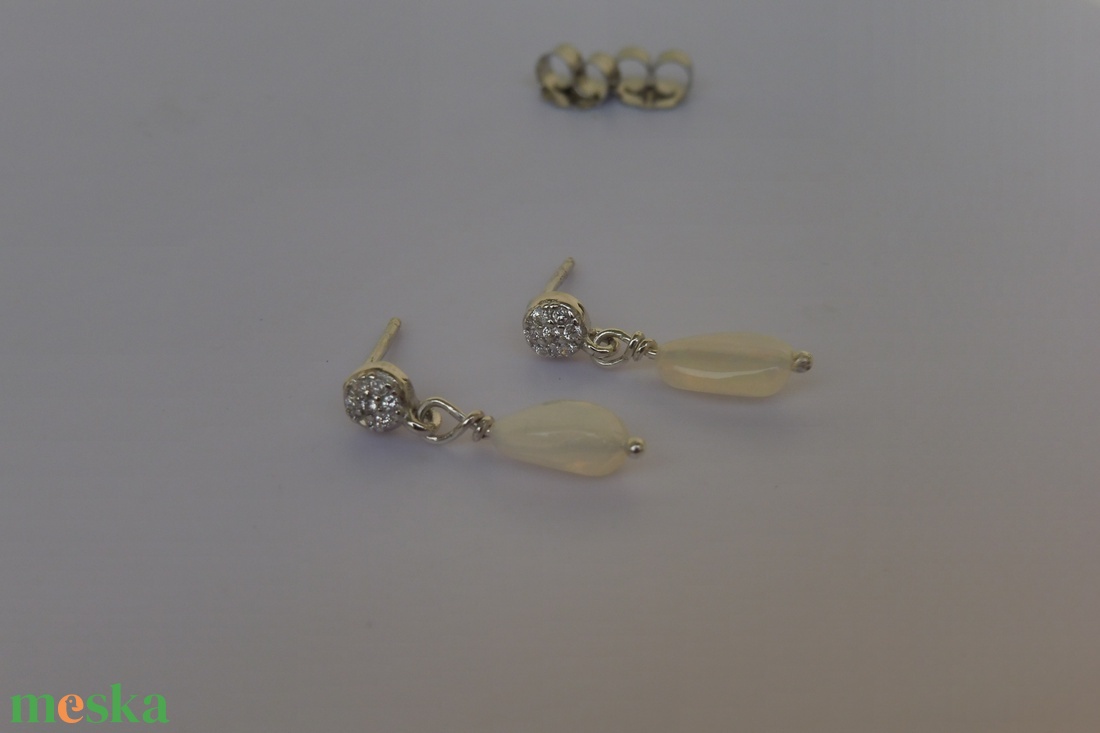 opálos cirkóniás ezüst fülbevaló - ékszer - fülbevaló - lógó fülbevaló - Meska.hu