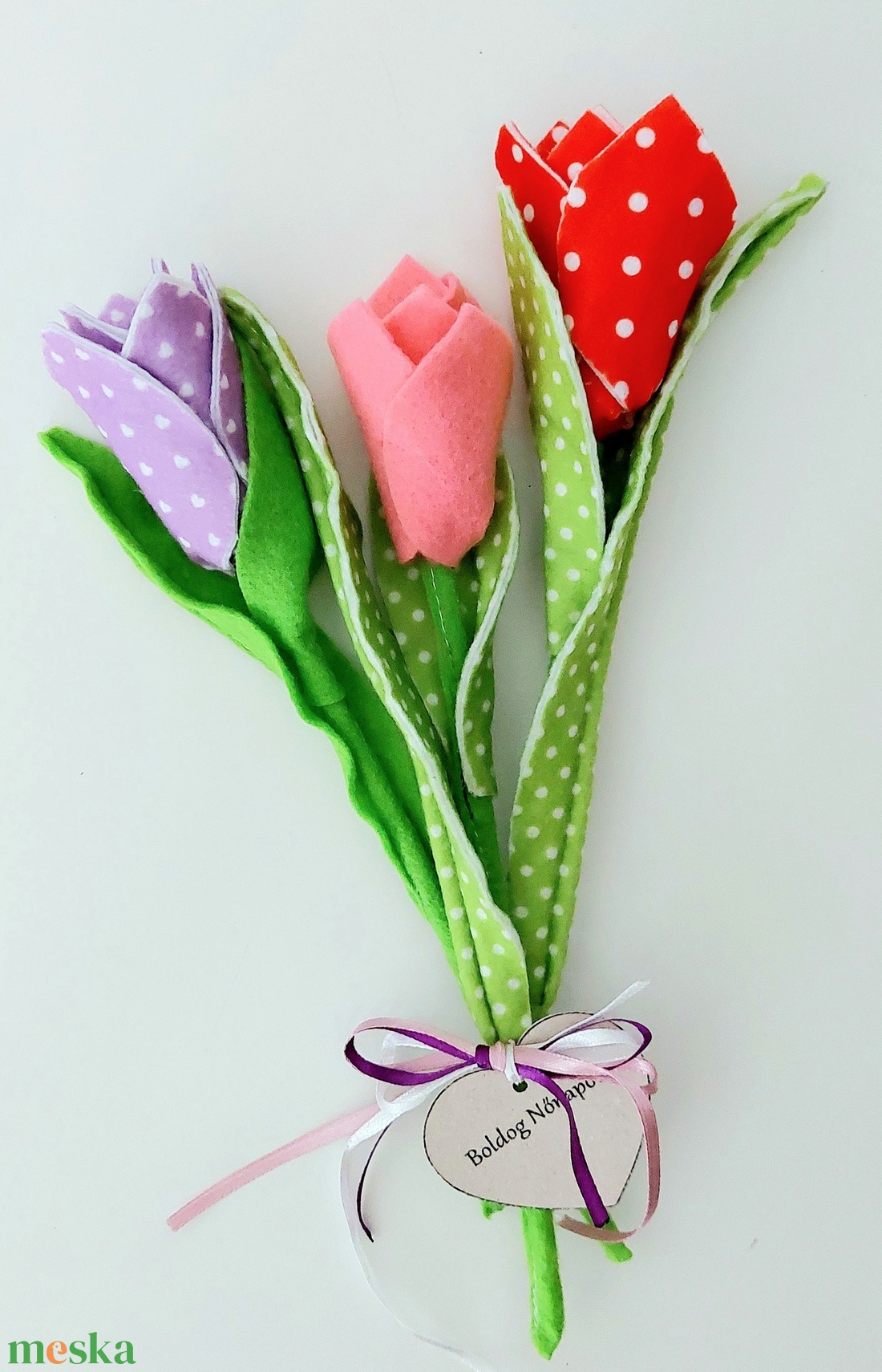3 szál filc tulipán Nőnapra,üdvözlő kártyával - otthon & életmód - dekoráció - virágdísz és tartó - csokor & virágdísz - Meska.hu 3 szál filc tulipán Nőnapra,üdvözlő kártyával - otthon & életmód - dekoráció - virágdísz és tartó - csokor & virágdísz - Meska.hu
