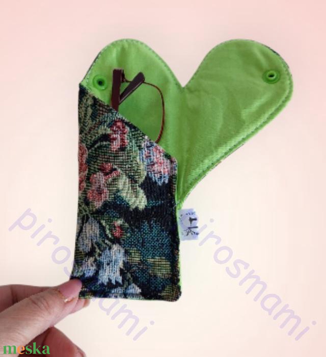 Gobelin hatású Szemüvegtok/Tolltartó  Különleges Szív Formával! Nőnap,Valentinnap,Anyáknapja - táska & tok - pénztárca & más tok - szemüvegtok - Meska.hu
