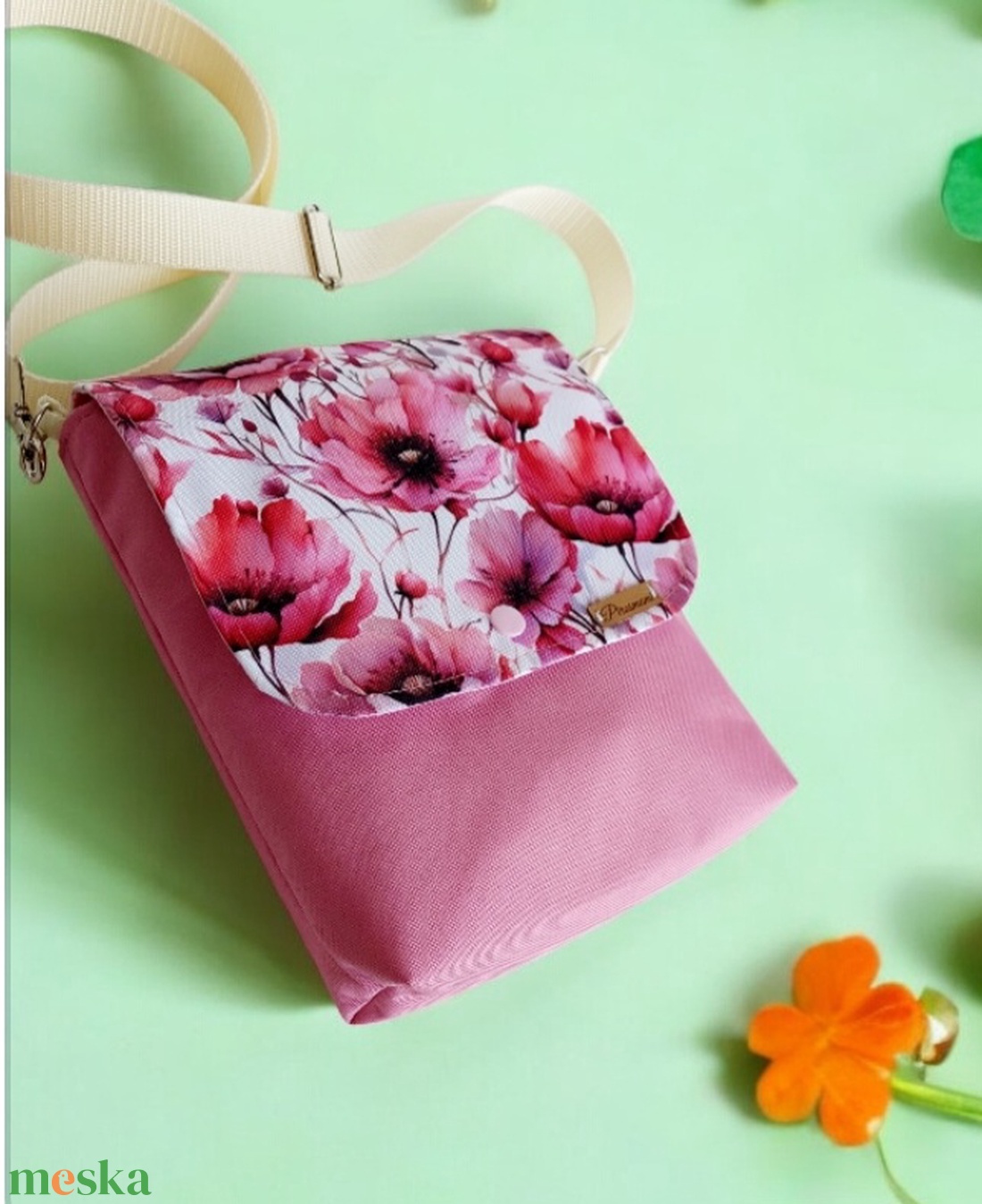 Pipacsok púderrózsaszínnel Vízálló crossbody táska ,válltáska,keresztpántos, Sokzsebes két rekeszes - táska & tok - kézitáska & válltáska - vállon átvethető táska - Meska.hu Pipacsok púderrózsaszínnel Vízálló crossbody táska ,válltáska,keresztpántos, Sokzsebes két rekeszes - táska & tok - kézitáska & válltáska - vállon átvethető táska - Meska.hu