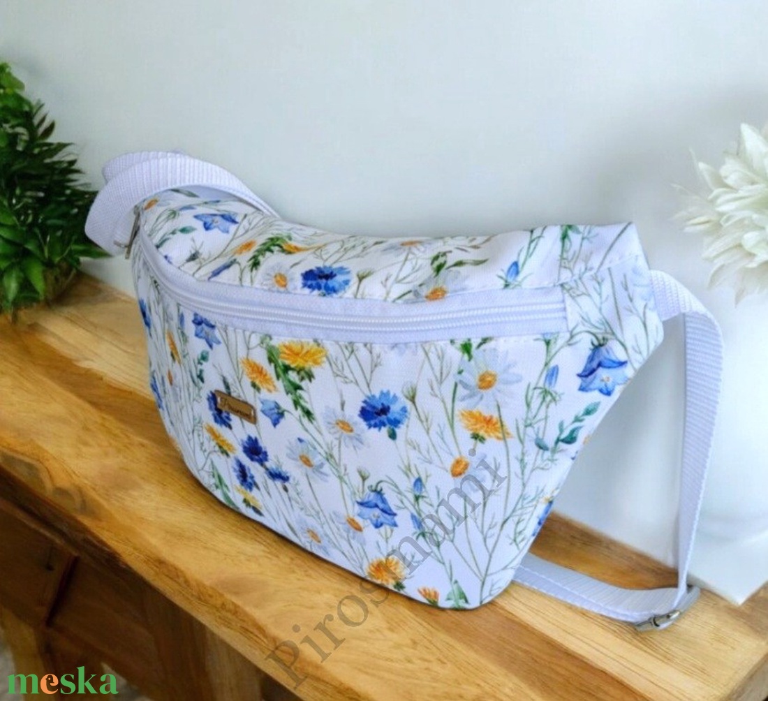 Nagyméretű,Vízálló Övtáska,Testtáska,válltáska,crossbody Tavaszi rét , belső cipzáras zsebbel - táska & tok - övtáska - Meska.hu Nagyméretű,Vízálló Övtáska,Testtáska,válltáska,crossbody Tavaszi rét , belső cipzáras zsebbel - táska & tok - övtáska - Meska.hu