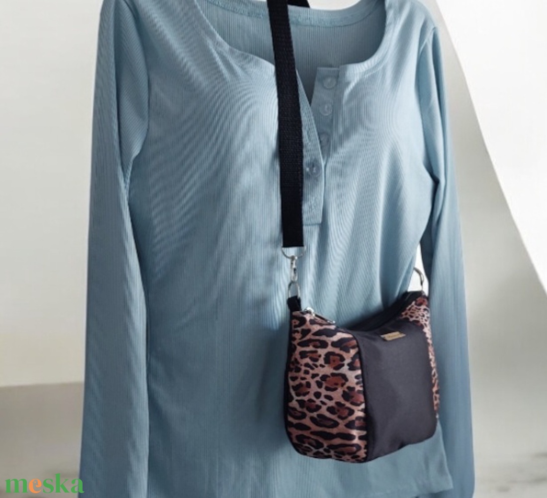Lopárdos Vízálló crossbody táska ,válltáska,keresztpántos testtáska - táska & tok - kézitáska & válltáska - vállon átvethető táska - Meska.hu Lopárdos Vízálló crossbody táska ,válltáska,keresztpántos testtáska - táska & tok - kézitáska & válltáska - vállon átvethető táska - Meska.hu