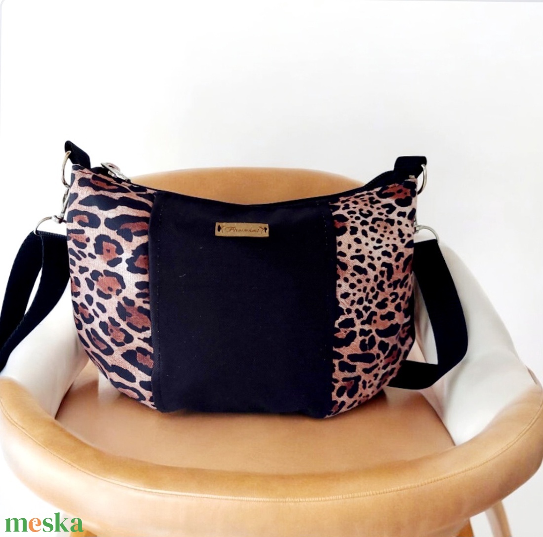 Lopárdos Vízálló crossbody táska ,válltáska,keresztpántos testtáska - táska & tok - kézitáska & válltáska - vállon átvethető táska - Meska.hu Lopárdos Vízálló crossbody táska ,válltáska,keresztpántos testtáska - táska & tok - kézitáska & válltáska - vállon átvethető táska - Meska.hu
