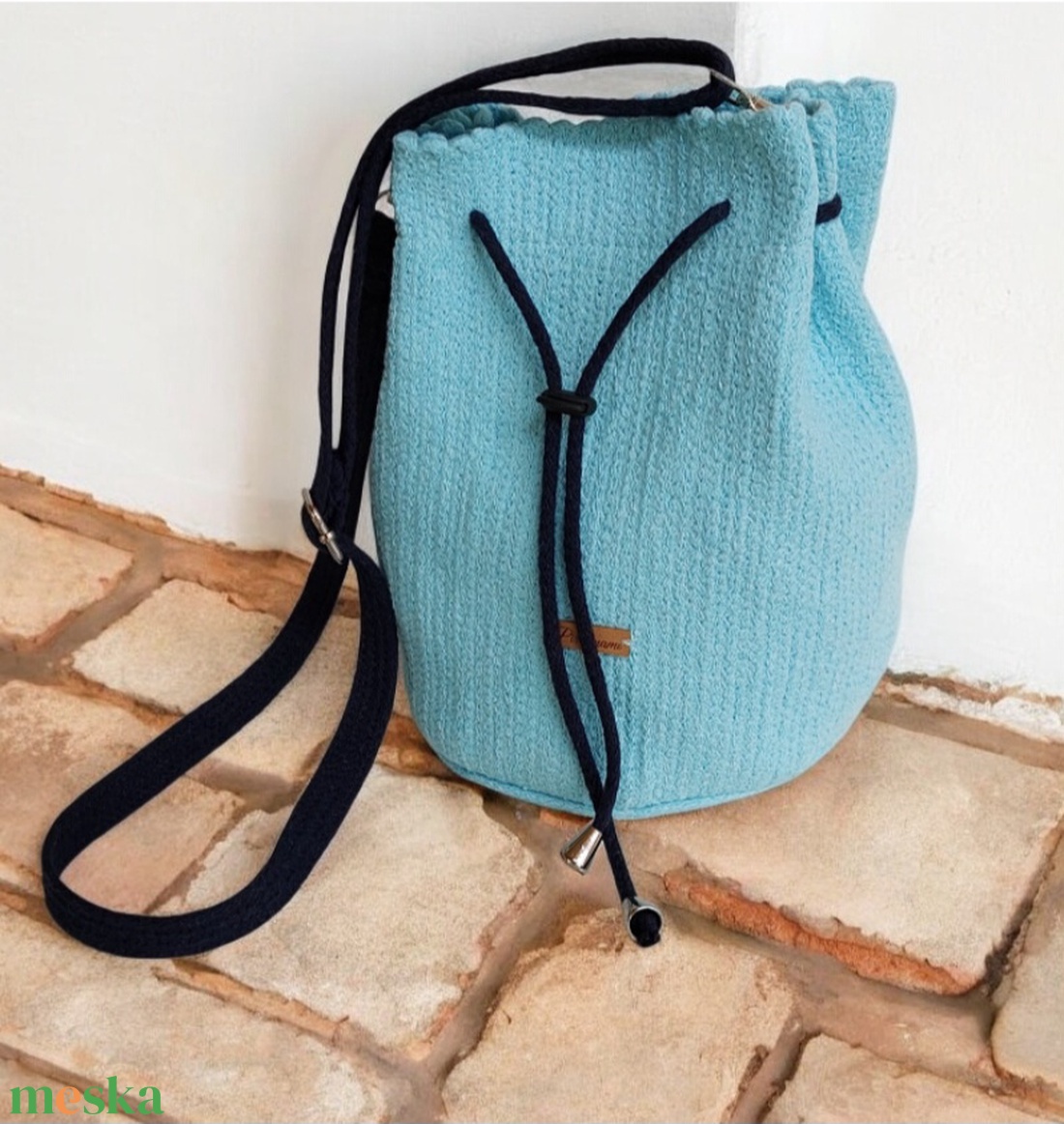 Kézzel készült bélelt zsinórfonal táska, Crossbody stílus és praktikum minden napra - táska & tok - kézitáska & válltáska - vállon átvethető táska - Meska.hu Kézzel készült bélelt zsinórfonal táska, Crossbody stílus és praktikum minden napra - táska & tok - kézitáska & válltáska - vállon átvethető táska - Meska.hu