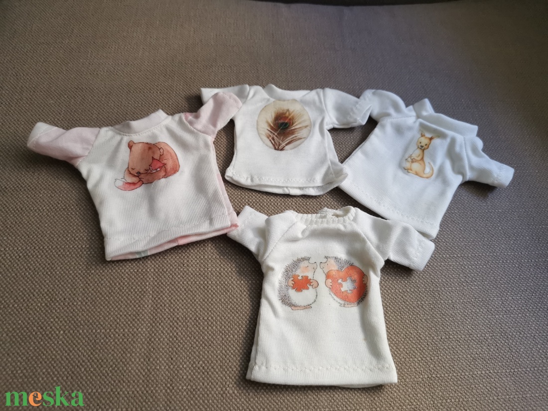 Barbie babaruha matricás póló - játék & sport - baba & babaház - játékbaba, babakellék - Meska.hu