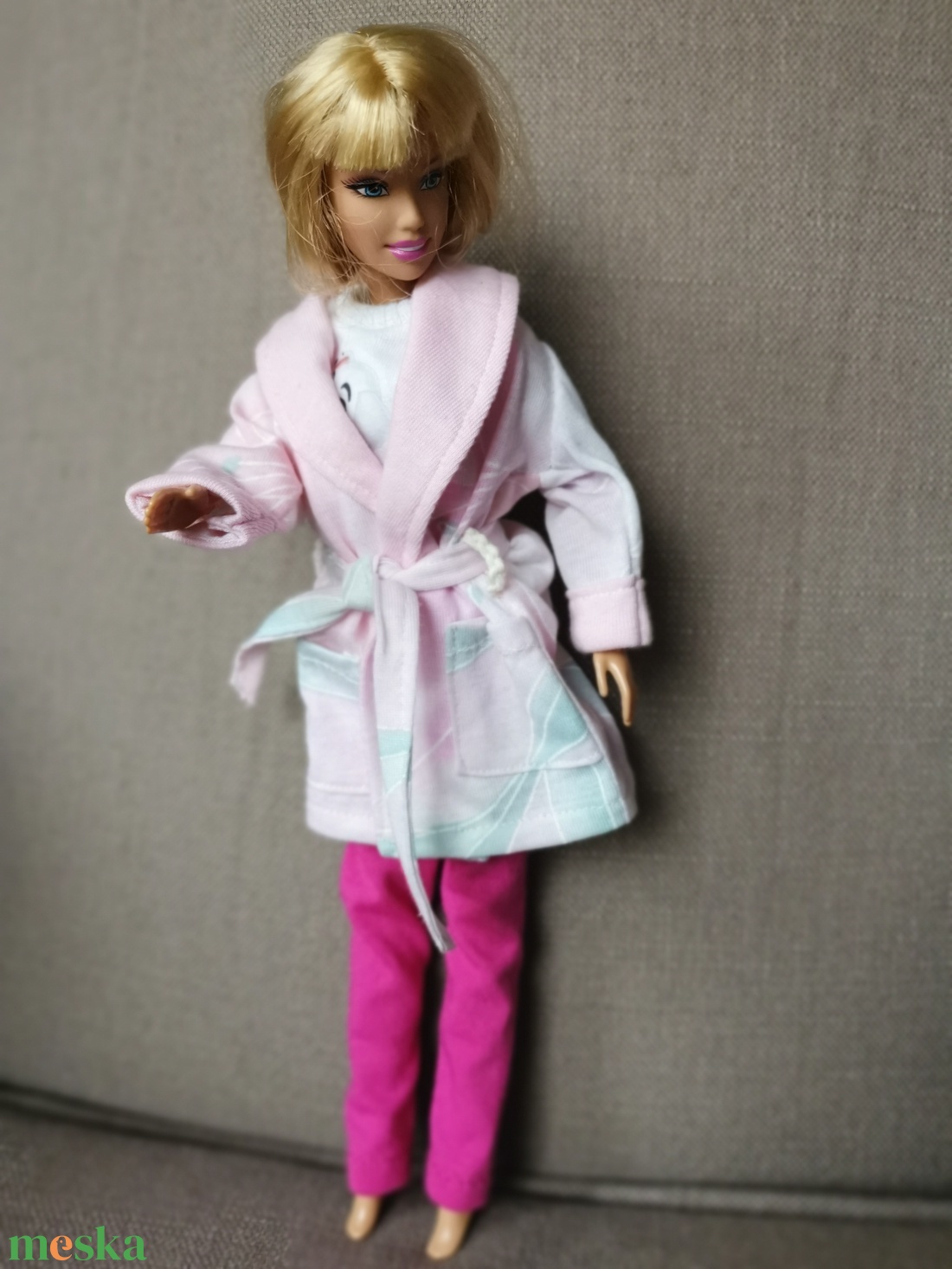Barbie köntös - játék & sport - baba & babaház - babaruha, babakellék - Meska.hu Barbie köntös - játék & sport - baba & babaház - babaruha, babakellék - Meska.hu