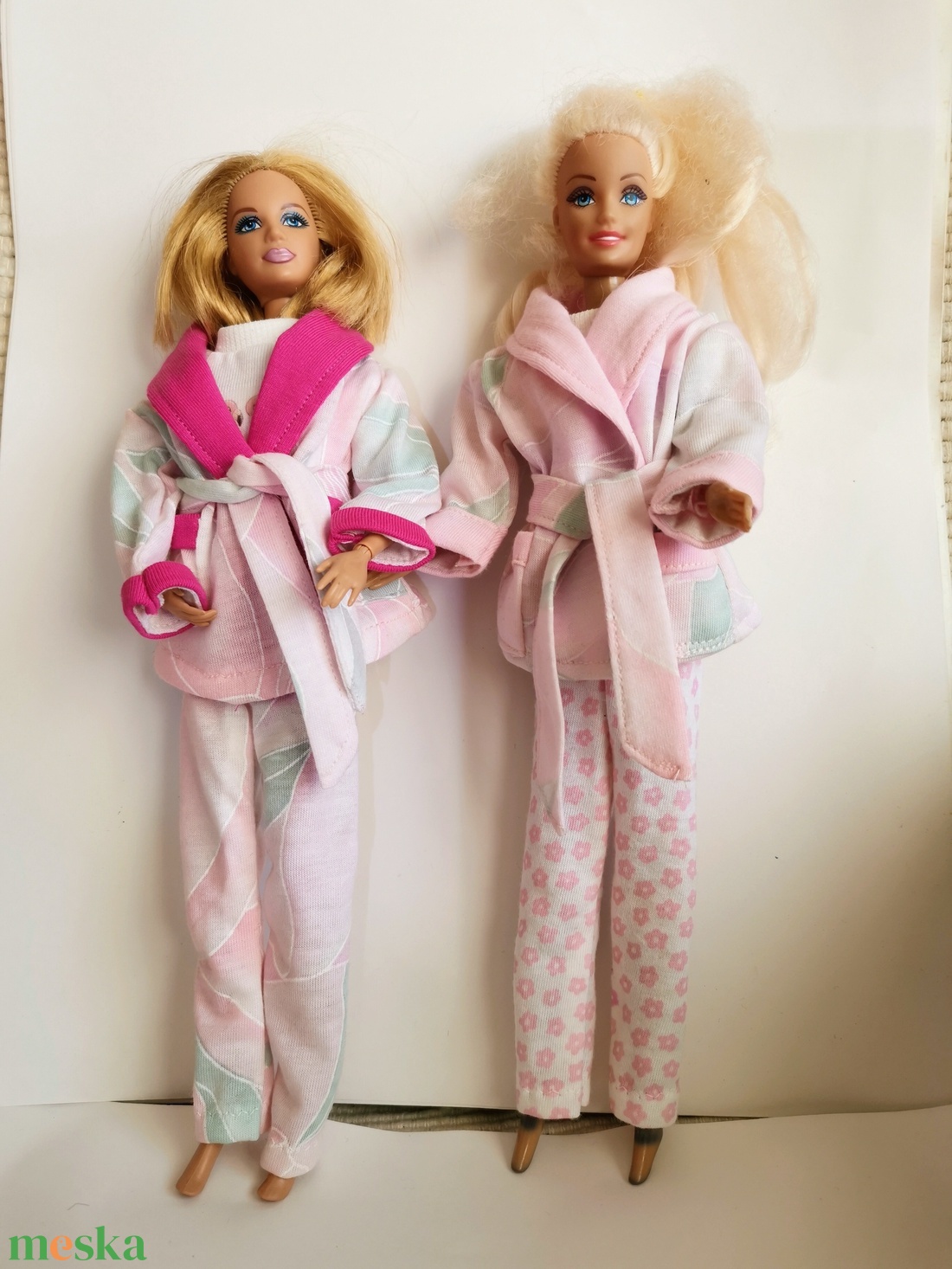 Barbie köntös - játék & sport - baba & babaház - babaruha, babakellék - Meska.hu Barbie köntös - játék & sport - baba & babaház - babaruha, babakellék - Meska.hu