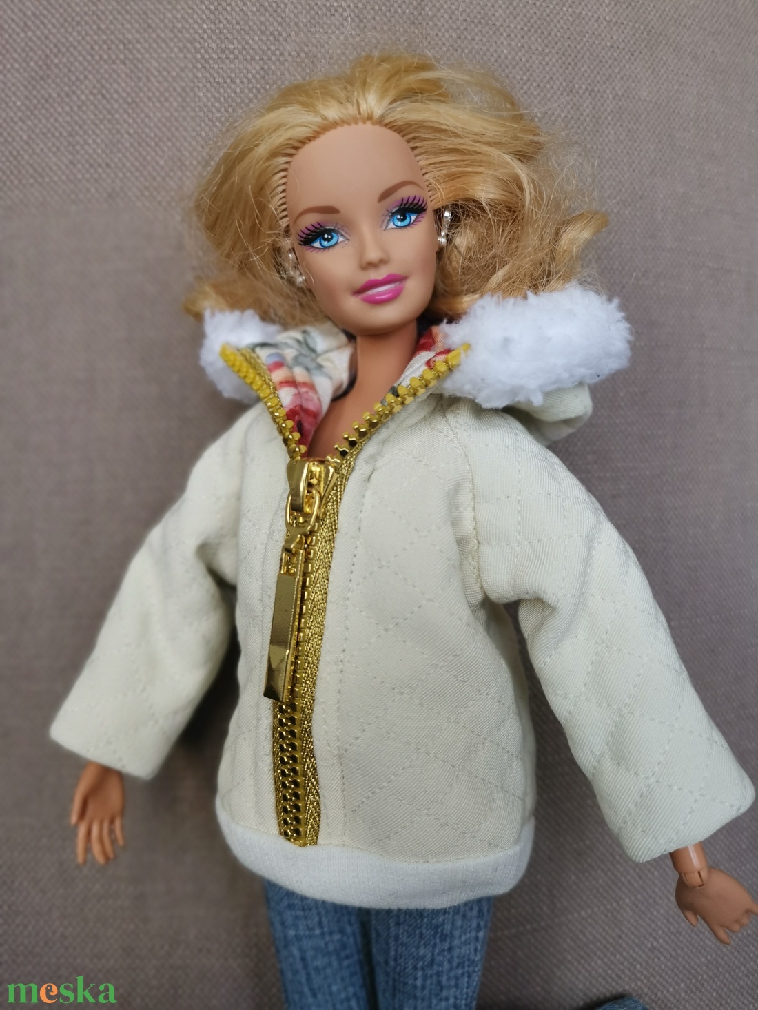 Barbie babaruha steppelt kabátka arany zipzárral - játék & sport - baba & babaház - babaruha, babakellék - Meska.hu Barbie babaruha steppelt kabátka arany zipzárral - játék & sport - baba & babaház - babaruha, babakellék - Meska.hu