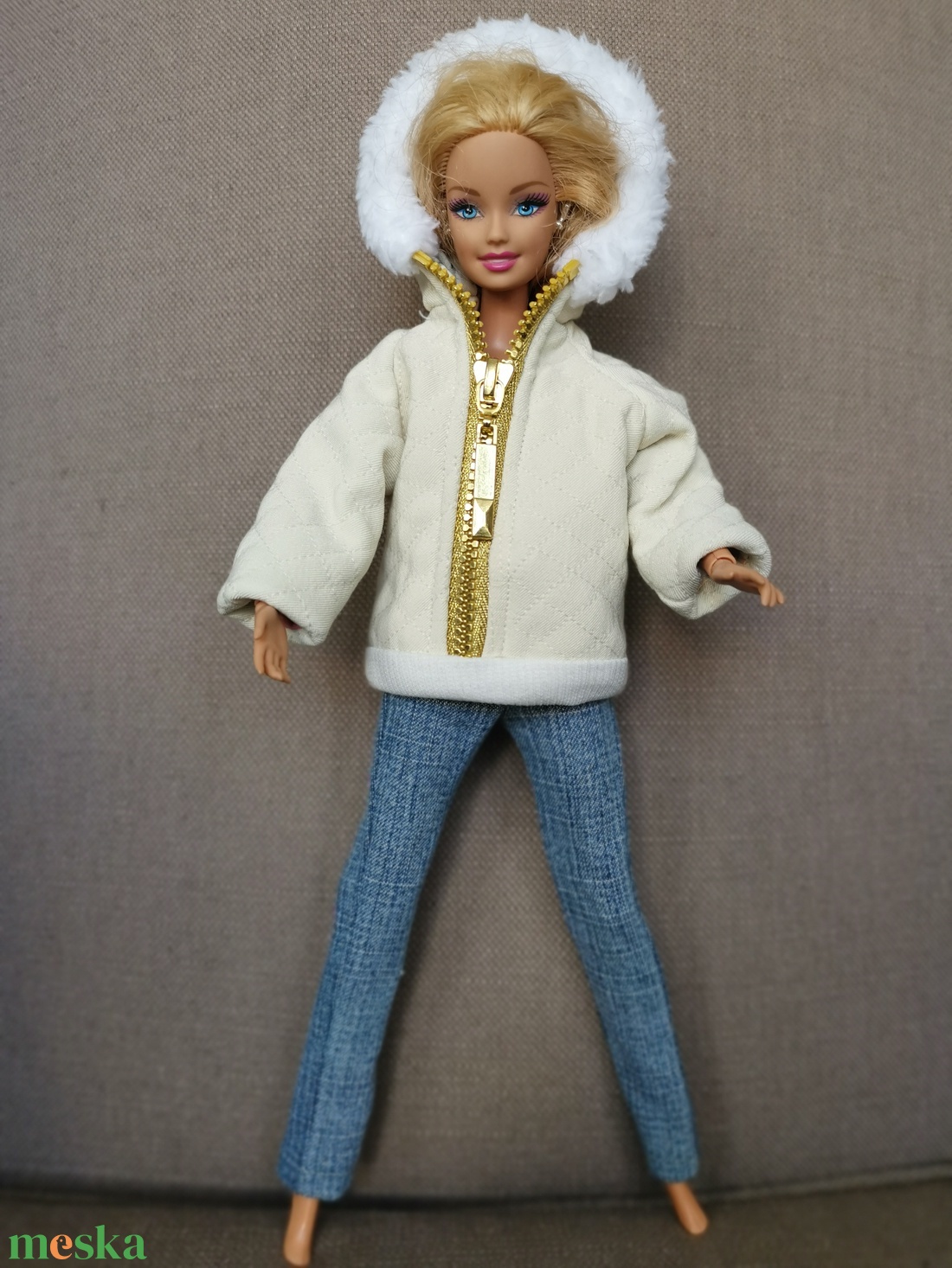 Barbie babaruha steppelt kabátka arany zipzárral - játék & sport - baba & babaház - babaruha, babakellék - Meska.hu Barbie babaruha steppelt kabátka arany zipzárral - játék & sport - baba & babaház - babaruha, babakellék - Meska.hu