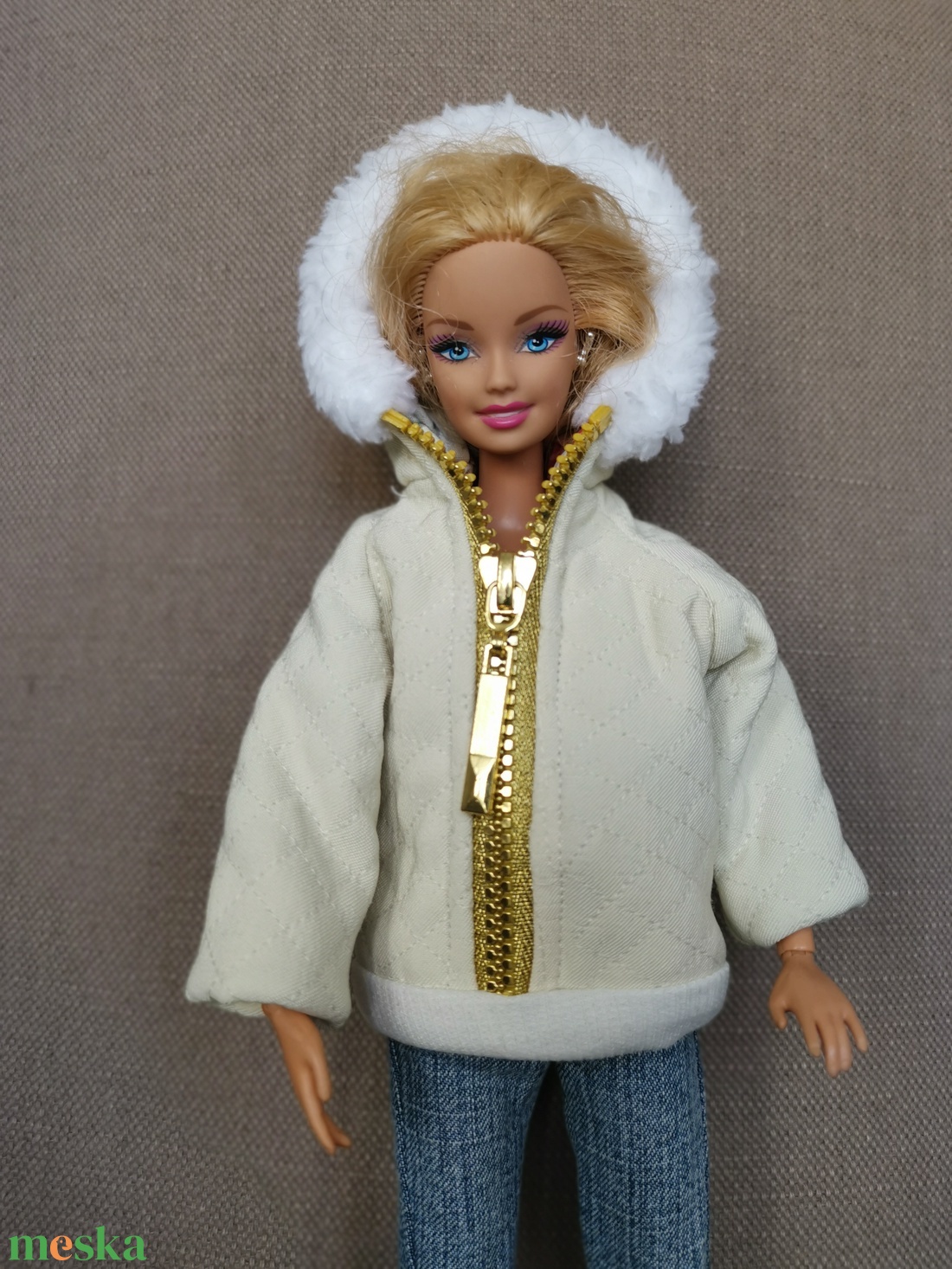 Barbie babaruha steppelt kabátka arany zipzárral - játék & sport - baba & babaház - babaruha, babakellék - Meska.hu Barbie babaruha steppelt kabátka arany zipzárral - játék & sport - baba & babaház - babaruha, babakellék - Meska.hu