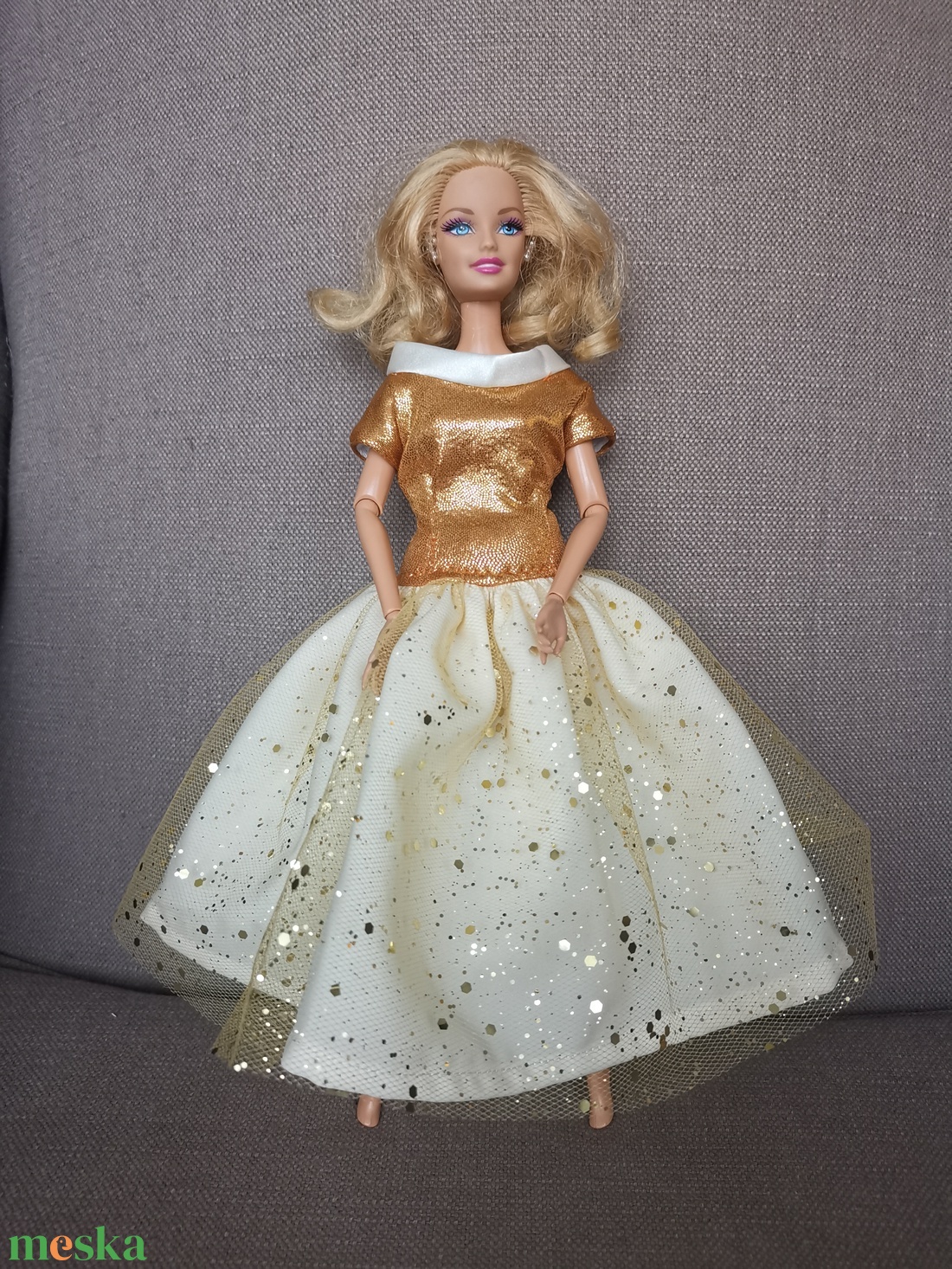 Barbie arany színű alkalmi selyem és tüll babaruha Karácsonyra!  - játék & sport - baba & babaház - babaruha, babakellék - Meska.hu