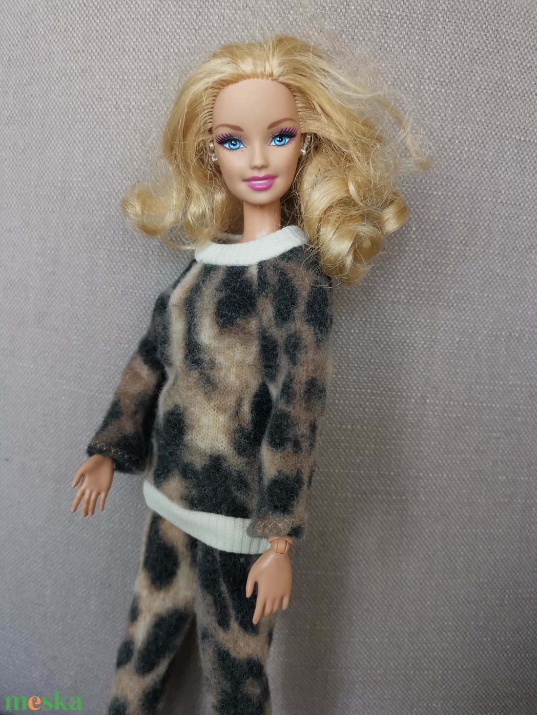 Barbie babaruha állatmintás pulcsi nadrággal - játék & sport - baba & babaház - babaruha, babakellék - Meska.hu Barbie babaruha állatmintás pulcsi nadrággal - játék & sport - baba & babaház - babaruha, babakellék - Meska.hu