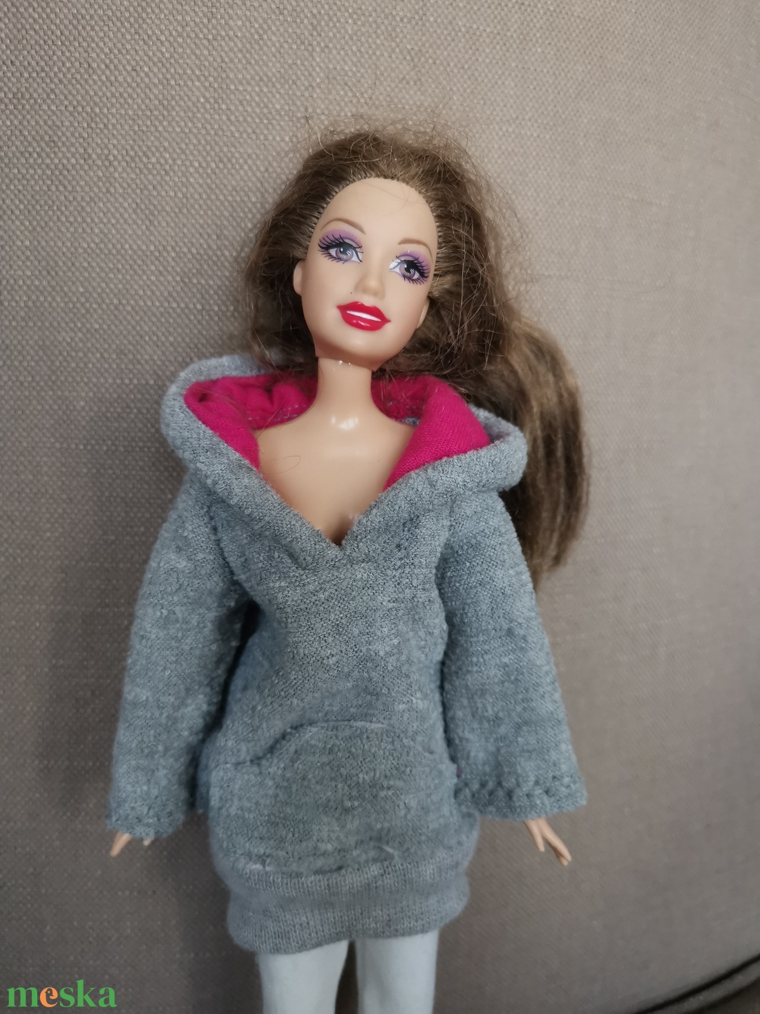 Barbie babaruha zsebes kapucnis bélelt kabát - játék & sport - baba & babaház - babaruha, babakellék - Meska.hu Barbie babaruha zsebes kapucnis bélelt kabát - játék & sport - baba & babaház - babaruha, babakellék - Meska.hu