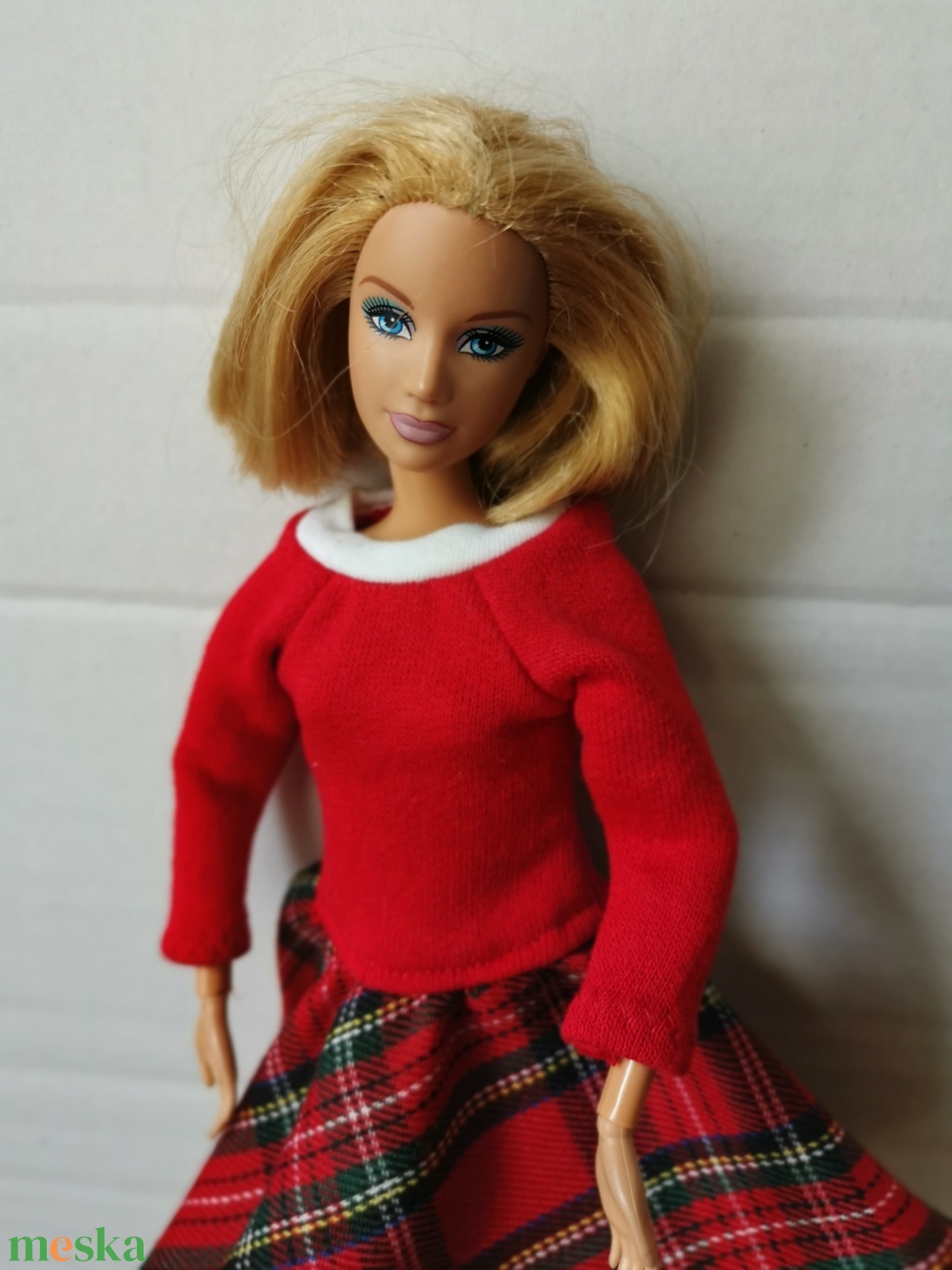 Barbie piros ruha kockás szoknyával - játék & sport - baba & babaház - babaruha, babakellék - Meska.hu