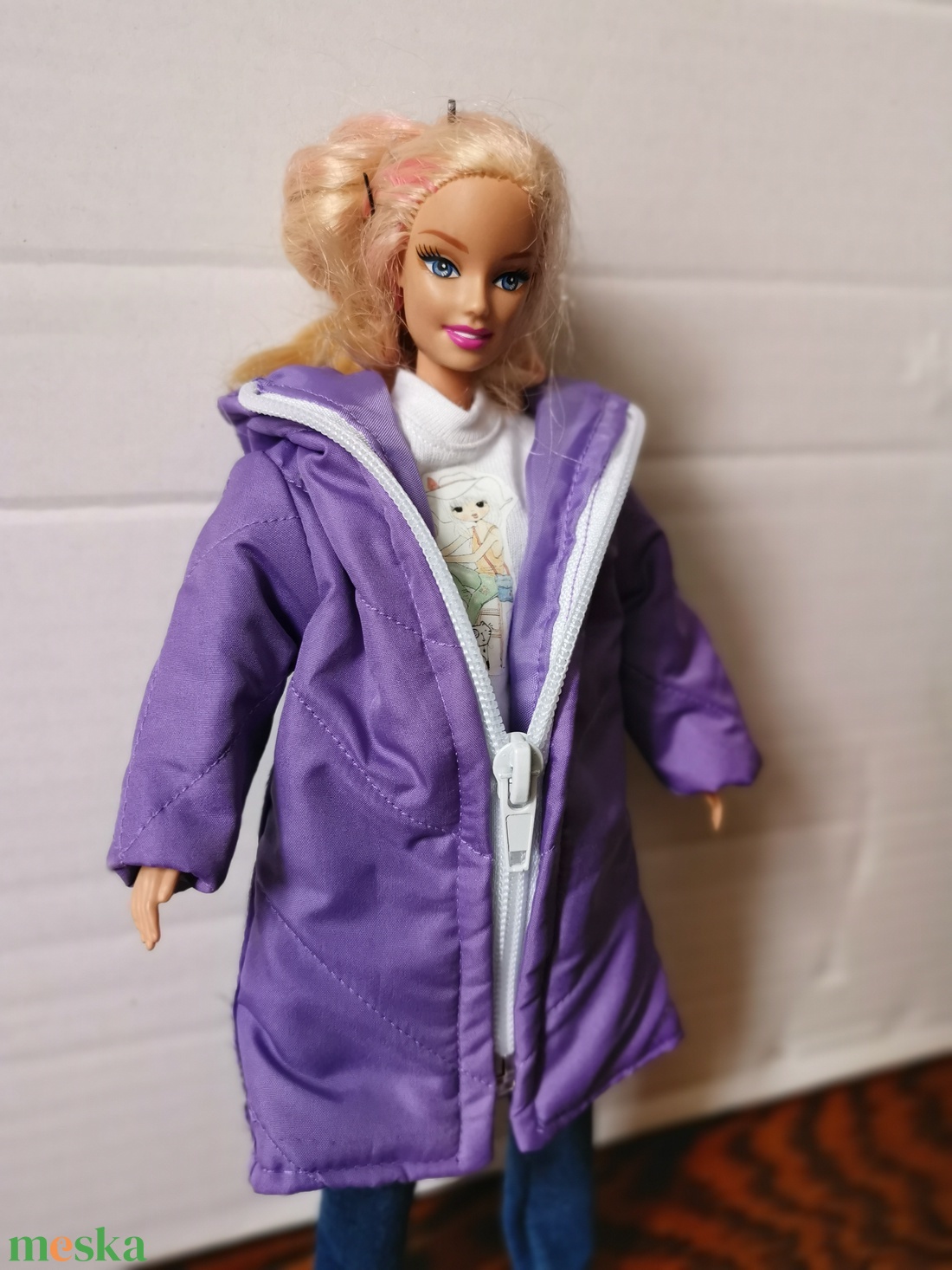 Barbie babaruha - hosszú lila színű kapucnis bélelt kabát - játék & sport - baba & babaház - babaruha, babakellék - Meska.hu Barbie babaruha - hosszú lila színű kapucnis bélelt kabát - játék & sport - baba & babaház - babaruha, babakellék - Meska.hu