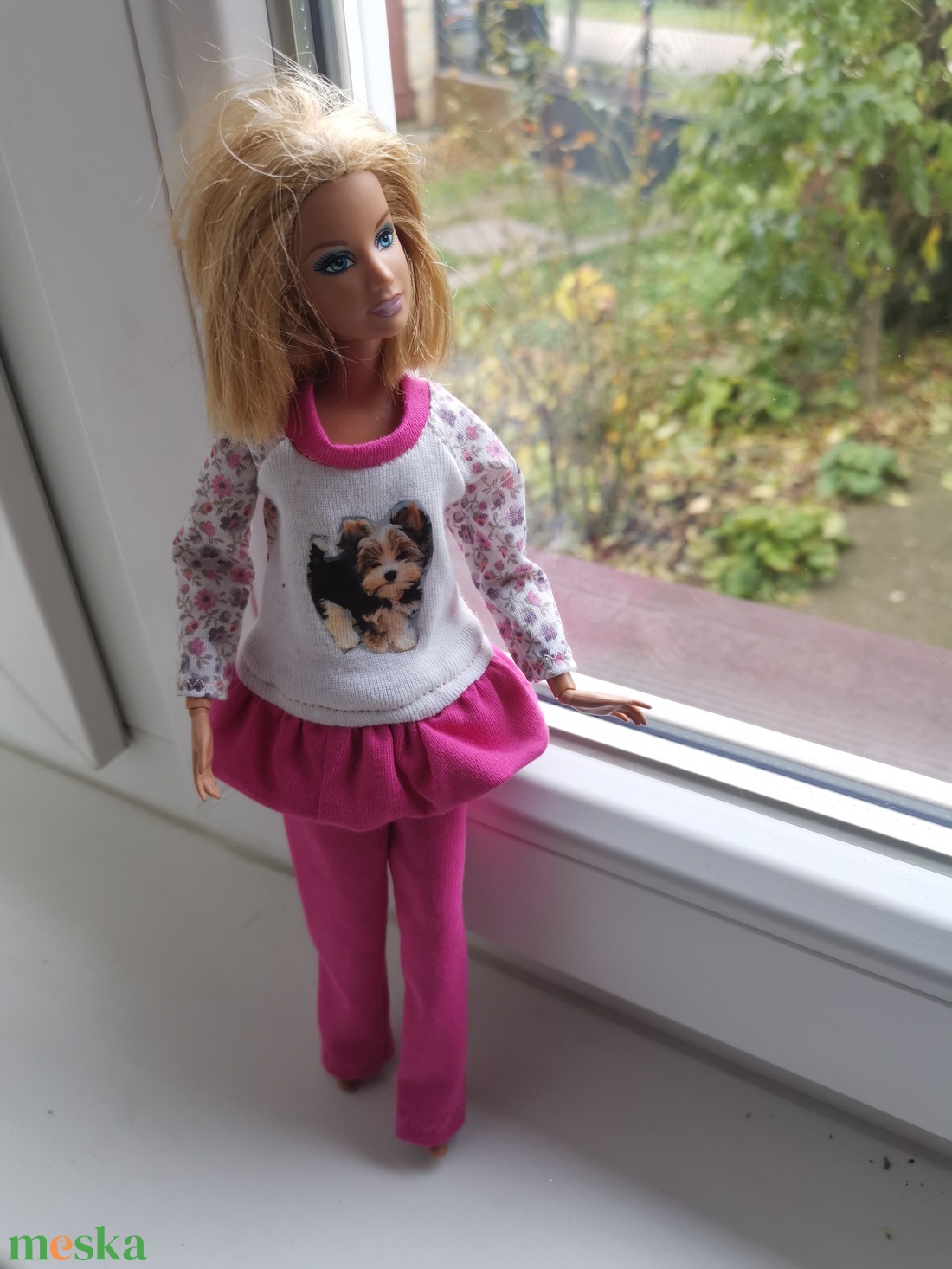 Barbie fodros aljú szabadidőruha matricás felsővel - játék & sport - baba & babaház - babaruha, babakellék - Meska.hu