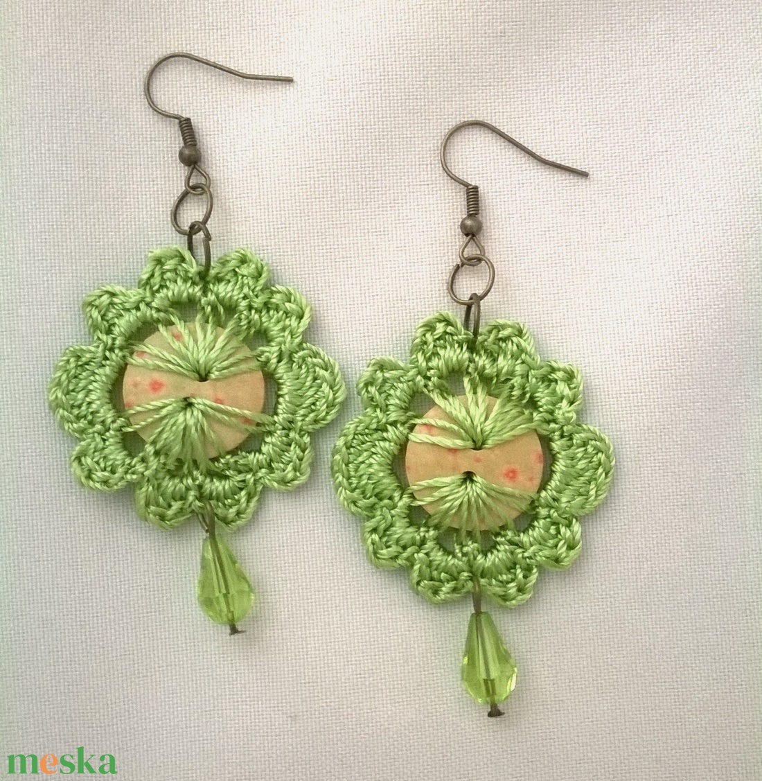 Zöldecske /horgolt fülbevaló/ - ékszer - fülbevaló - lógós kerek fülbevaló - Meska.hu
