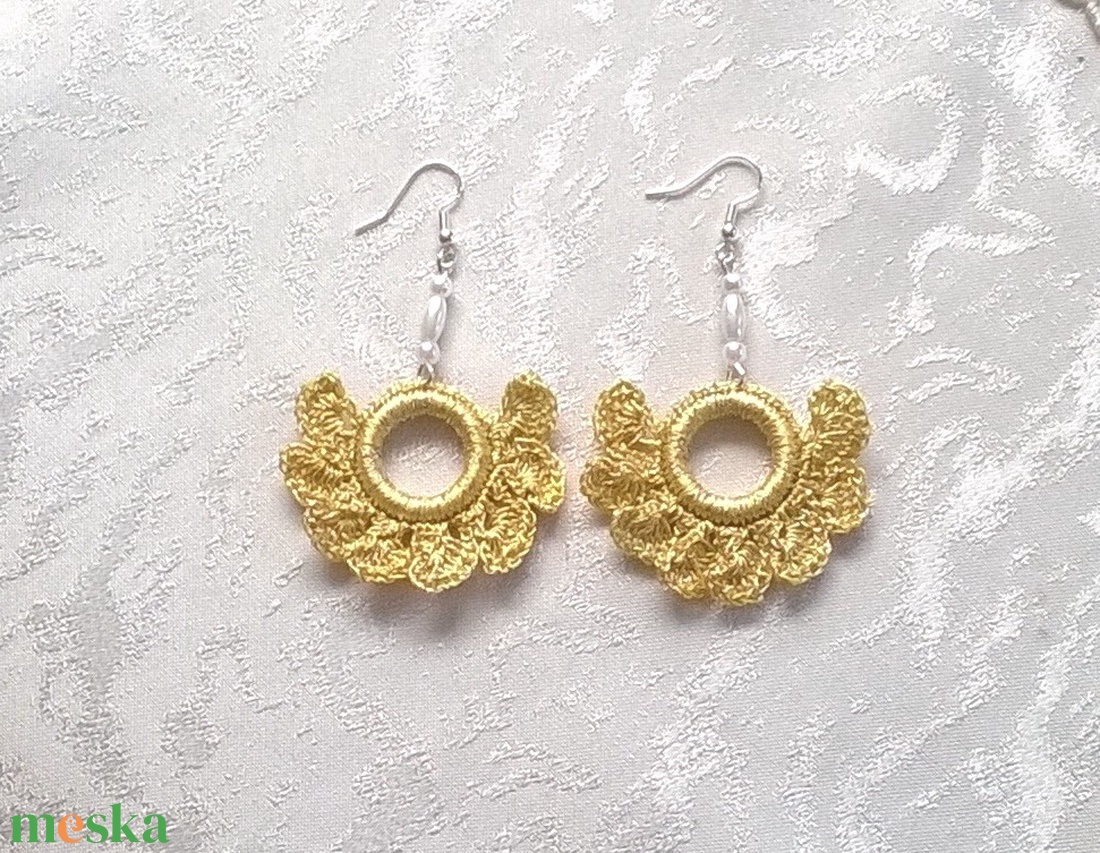 Arany és ezüst - ékszer - fülbevaló - lógós kerek fülbevaló - Meska.hu