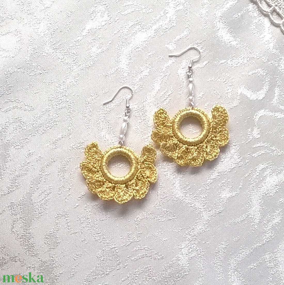 Arany és ezüst - ékszer - fülbevaló - lógós kerek fülbevaló - Meska.hu
