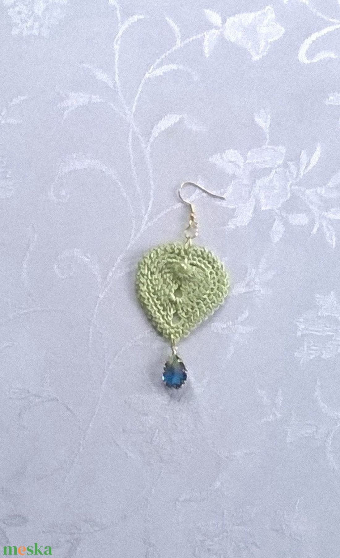 Halványzöld levelecske /horgolt fülbevaló/ - ékszer - fülbevaló - lógó fülbevaló - Meska.hu
