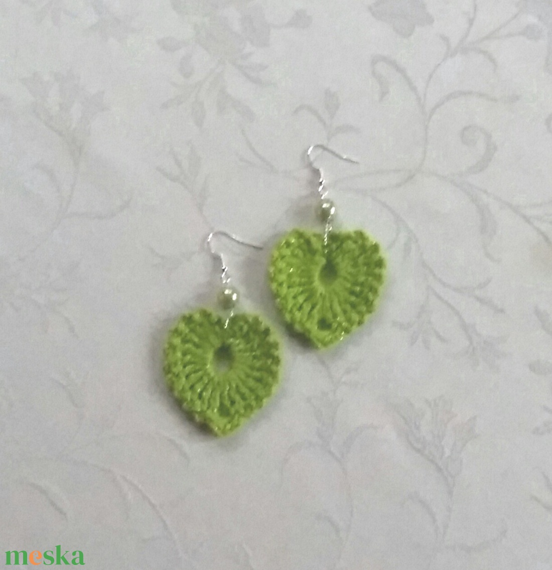 Zöld horgolt szívecske - ékszer - fülbevaló - lógó fülbevaló - Meska.hu