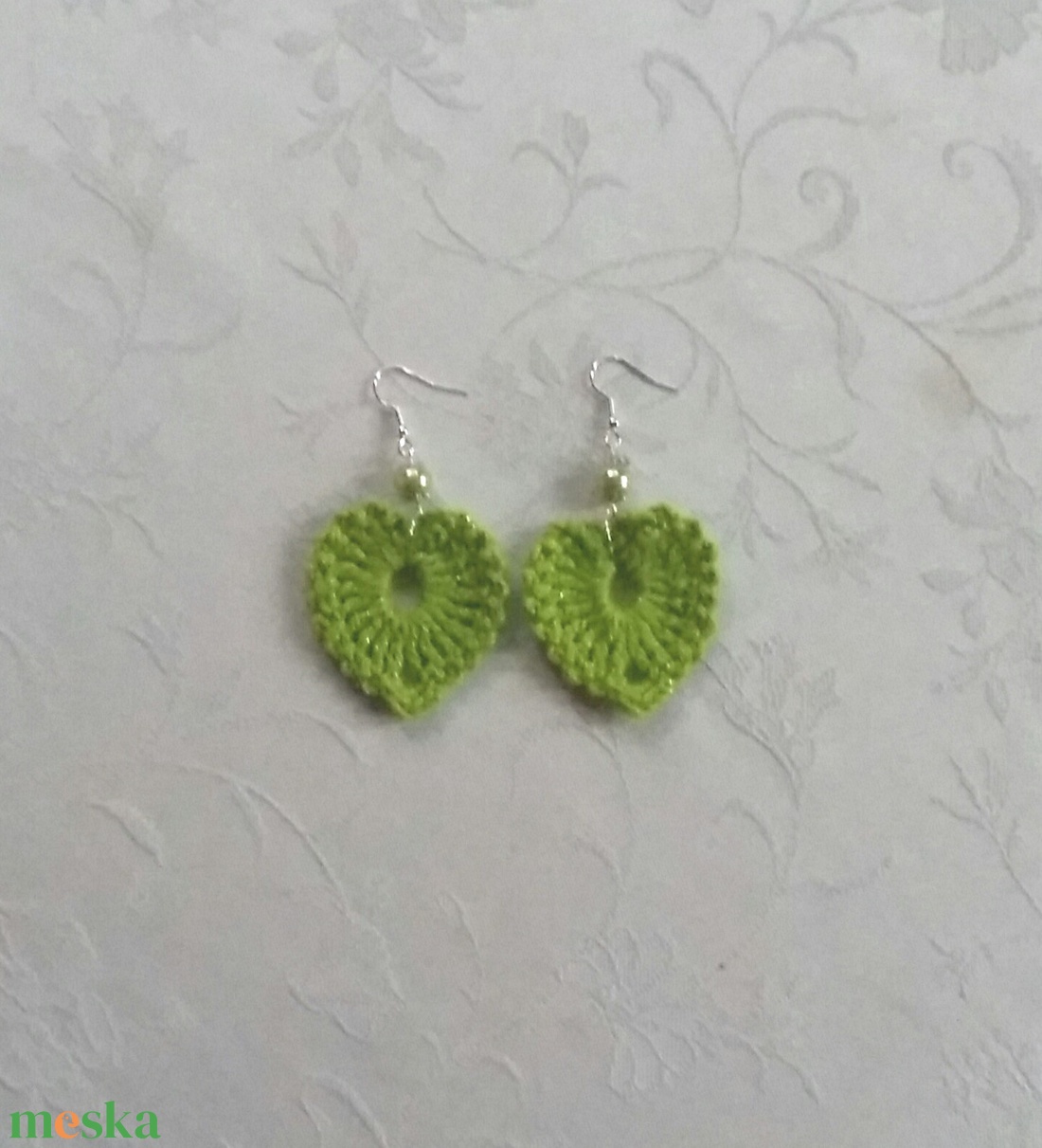 Zöld horgolt szívecske - ékszer - fülbevaló - lógó fülbevaló - Meska.hu
