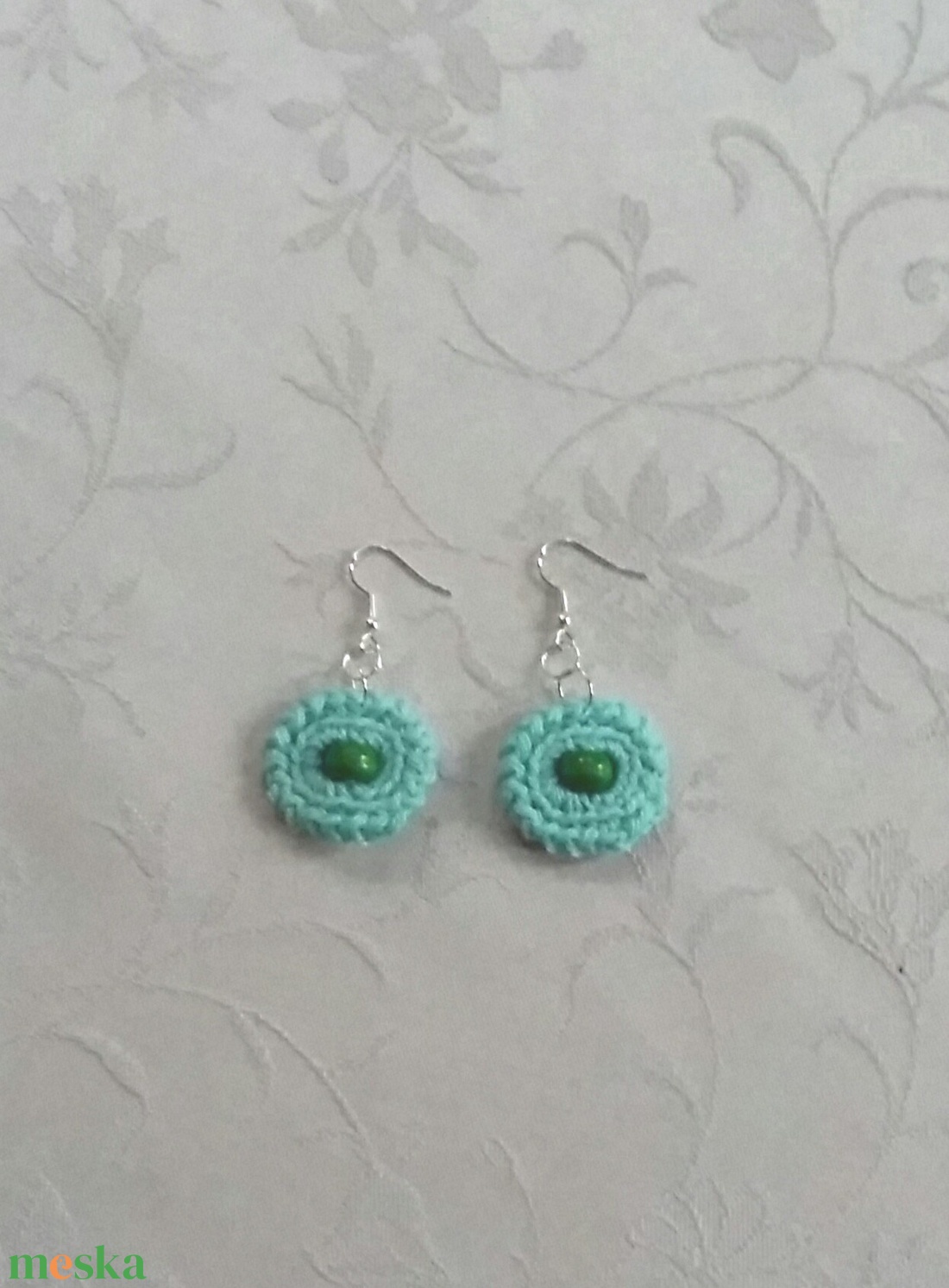 Zöld horgolt fülbevaló - ékszer - fülbevaló - lógós kerek fülbevaló - Meska.hu